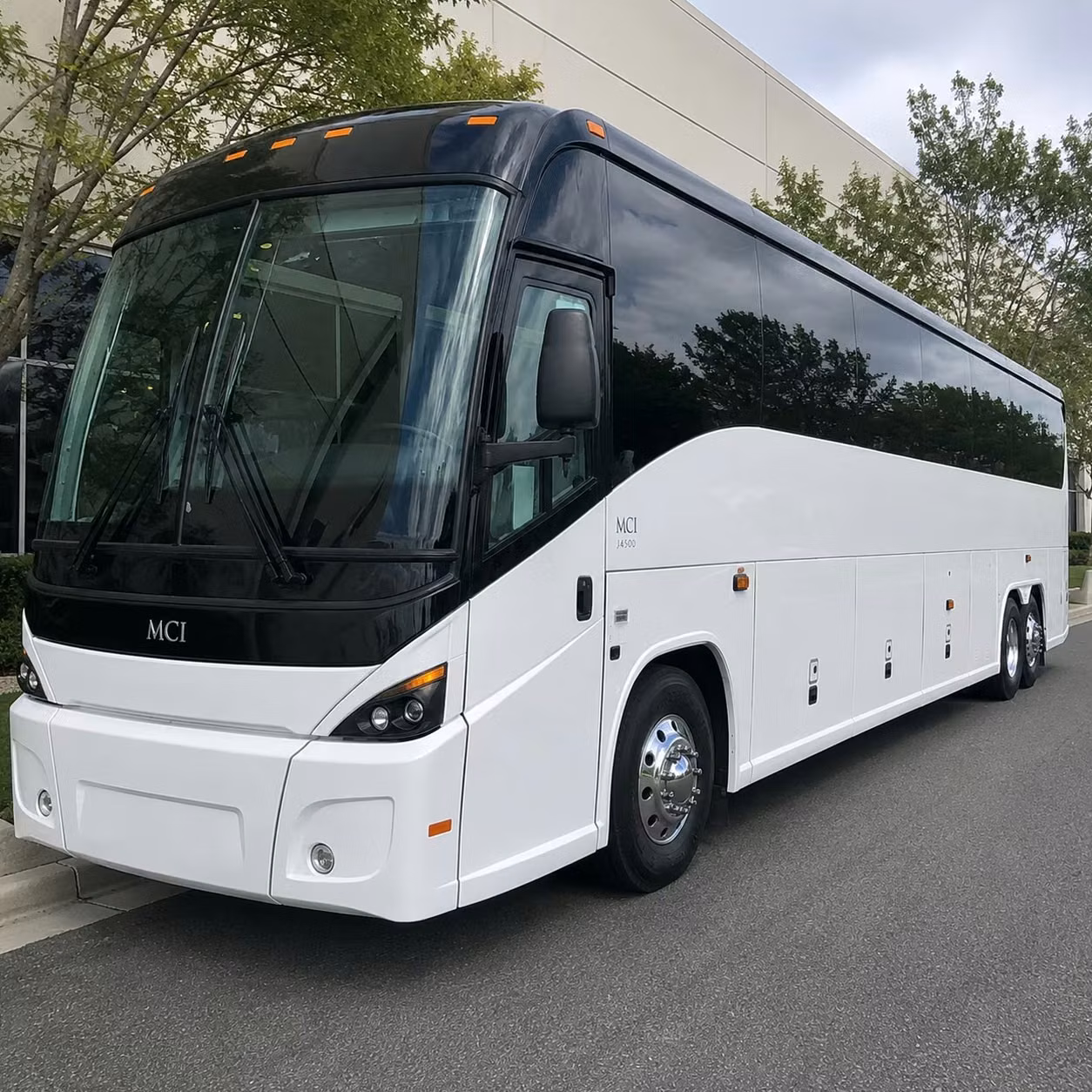 not in hollywood you can still find airport transportation nearby