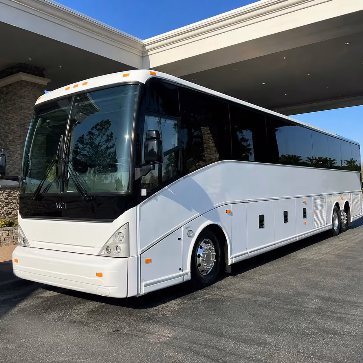 school field trip charter bus rentals in hollywood