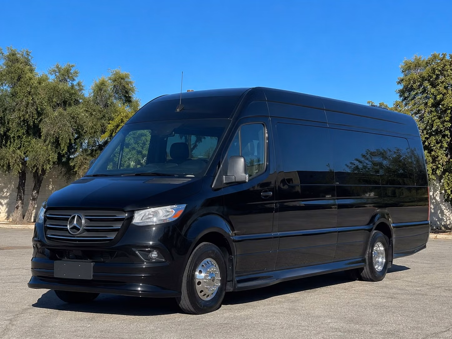 transportation serving hollywood and nearby cities